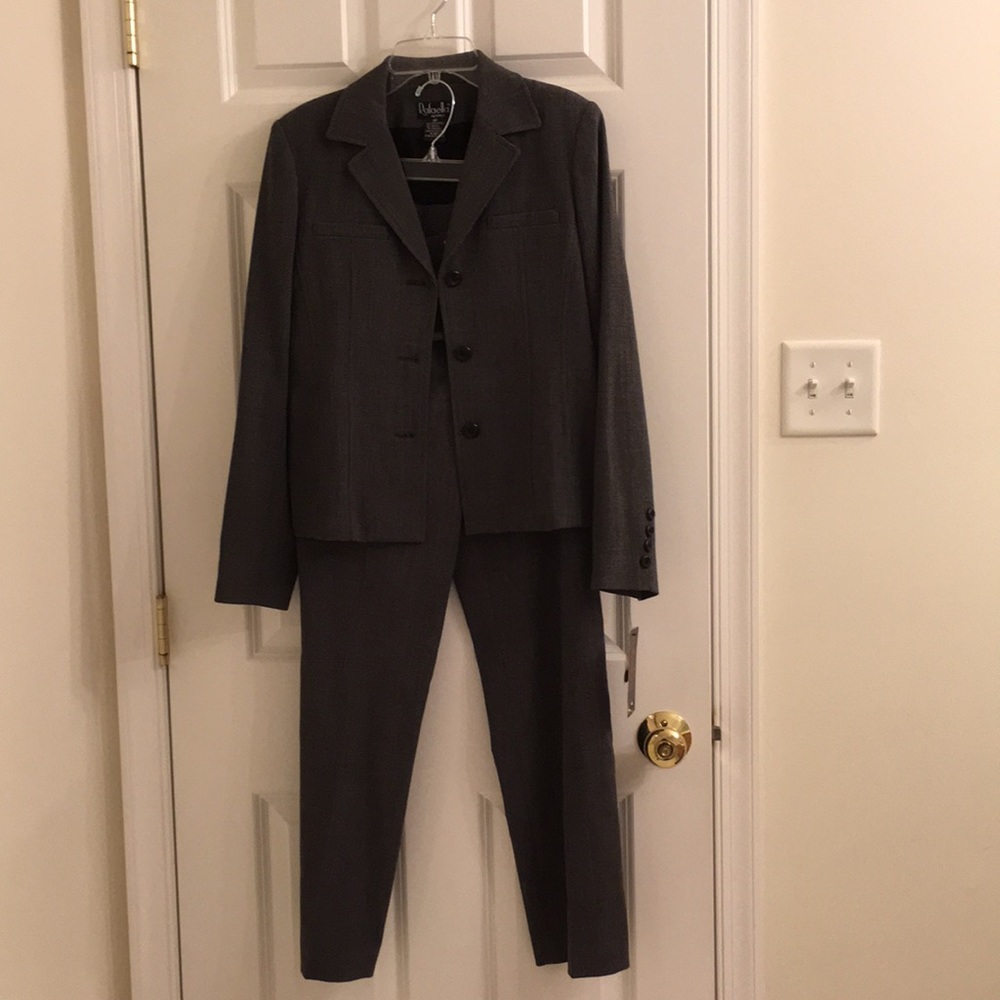 women’s suit